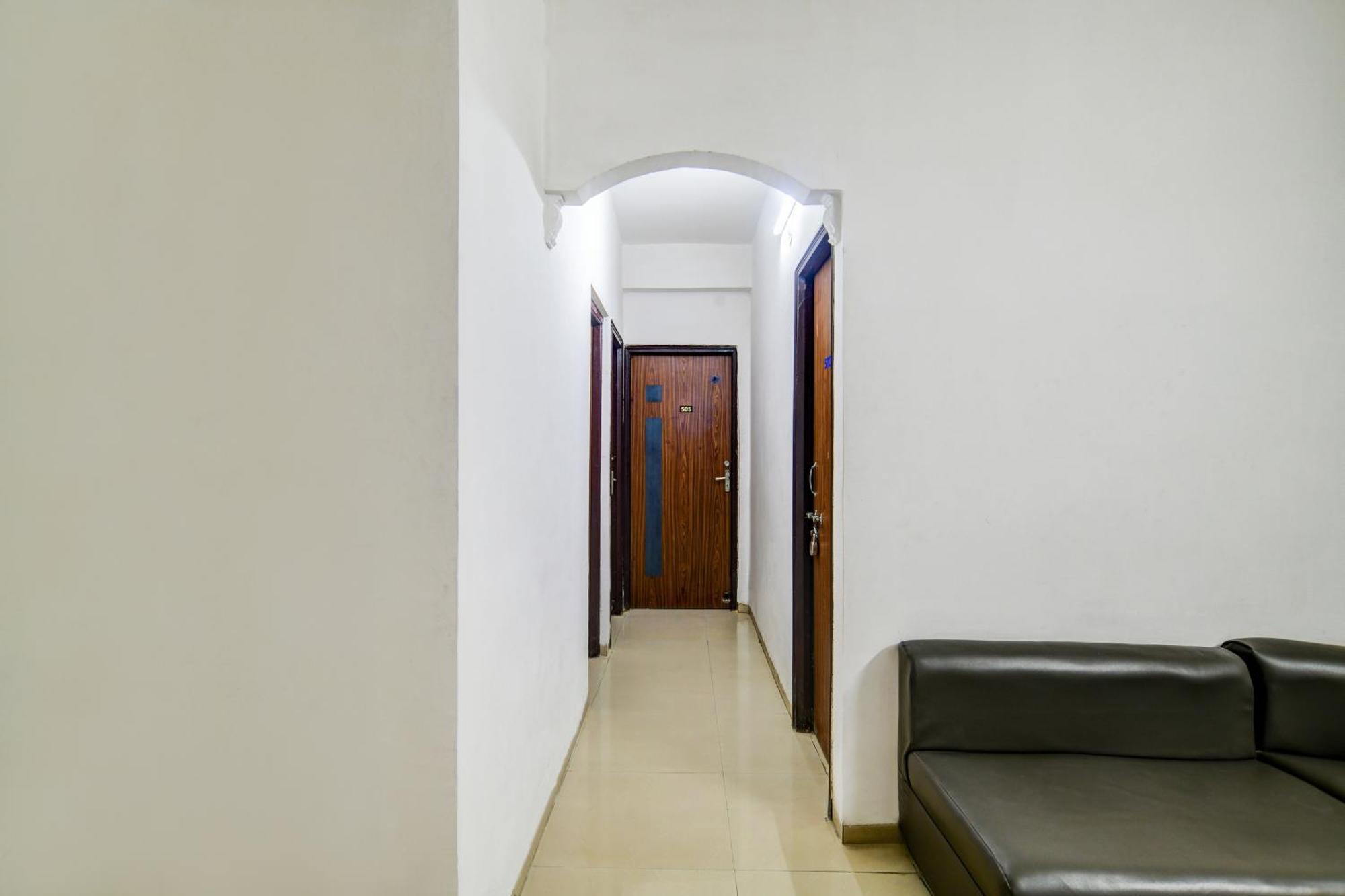 فندق أو واي أو 36855 إندرابراستا إندور المظهر الخارجي الصورة